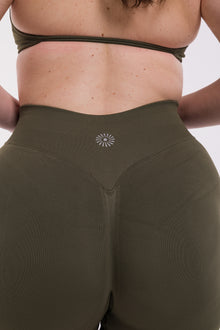 Short Olive Scrunch - Soleil du Sud
