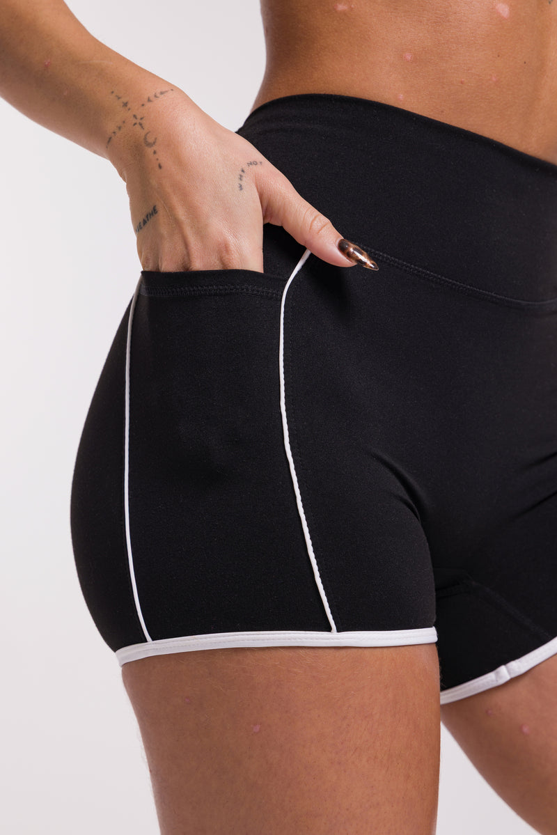 Short Noir à Bandes Blanches – Soleil du Sud